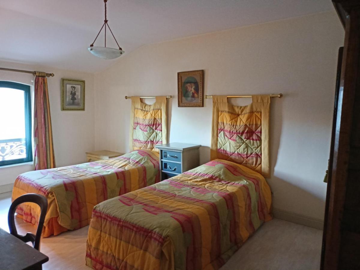 Veyre-Monton Au Fond De La Cour Bed & Breakfast エクステリア 写真
