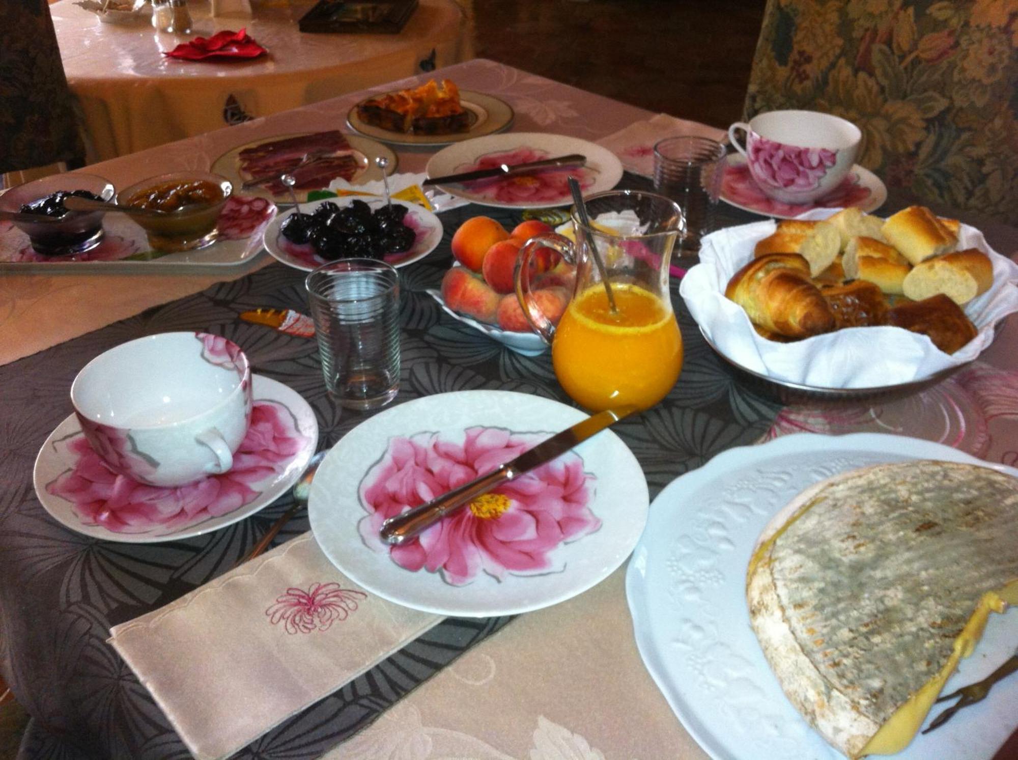 Veyre-Monton Au Fond De La Cour Bed & Breakfast エクステリア 写真
