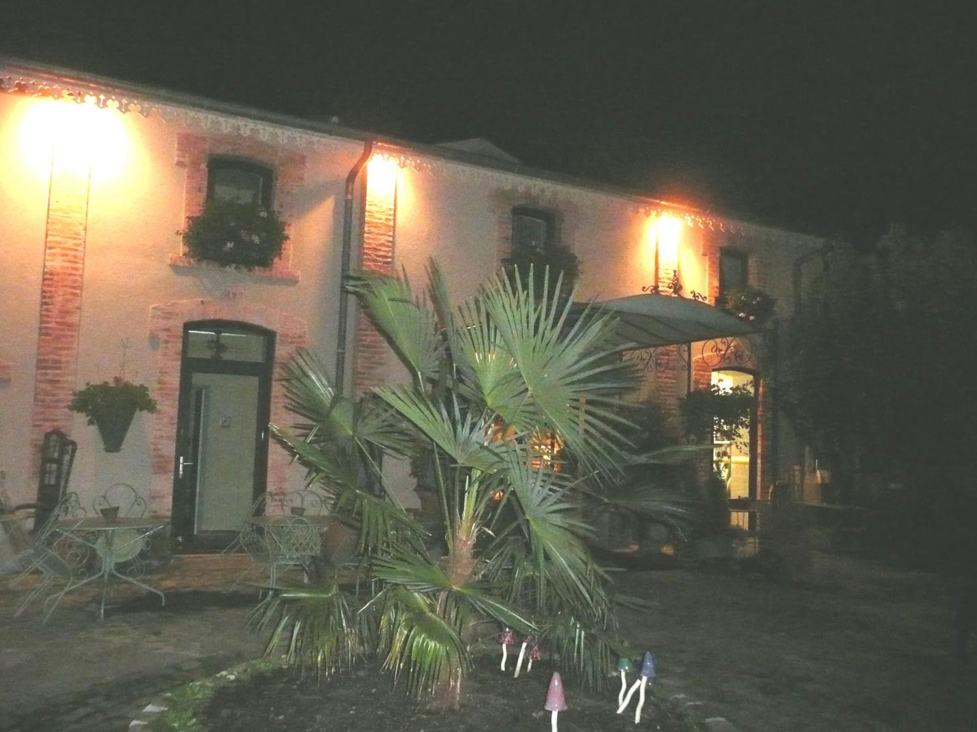 Veyre-Monton Au Fond De La Cour Bed & Breakfast エクステリア 写真
